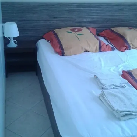 Trzy W Dwa Przy Basenie Oraz Jeden 4 Pietro Z Duzym Tarasem Sunny Beach
